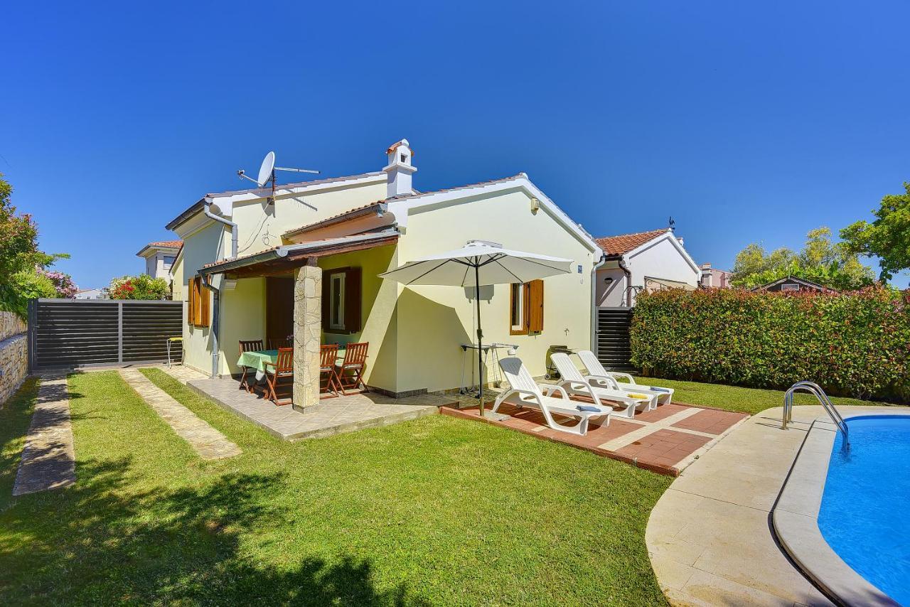 Villa Helena Banjole Exterior photo