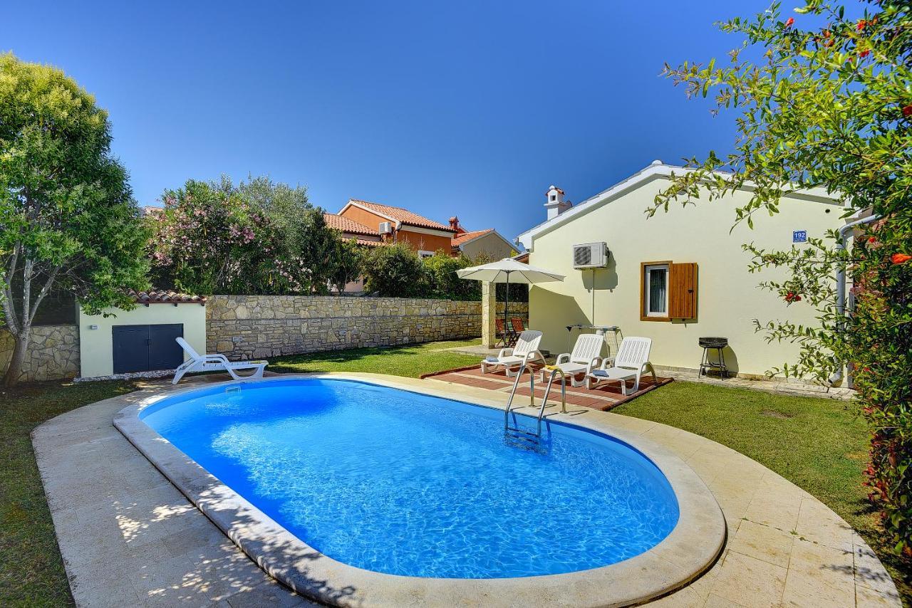 Villa Helena Banjole Exterior photo